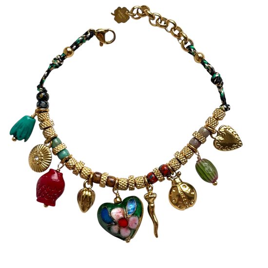 Rokassprādze ar piekariņiem 